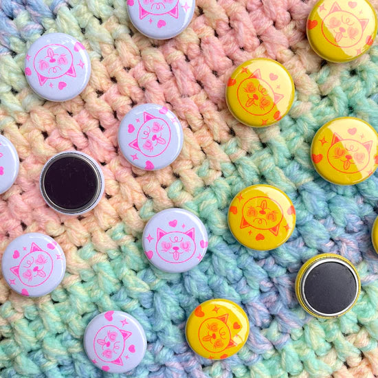 Mini Kitten White and Pink magnet