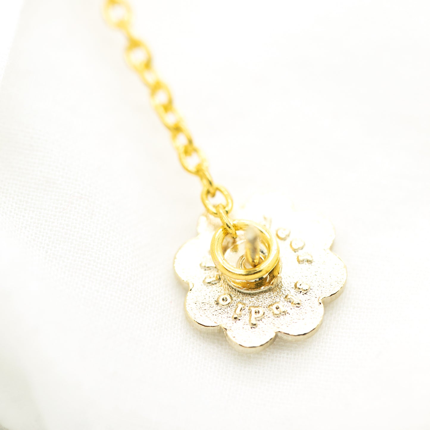 Mini Daisy Collar Pins