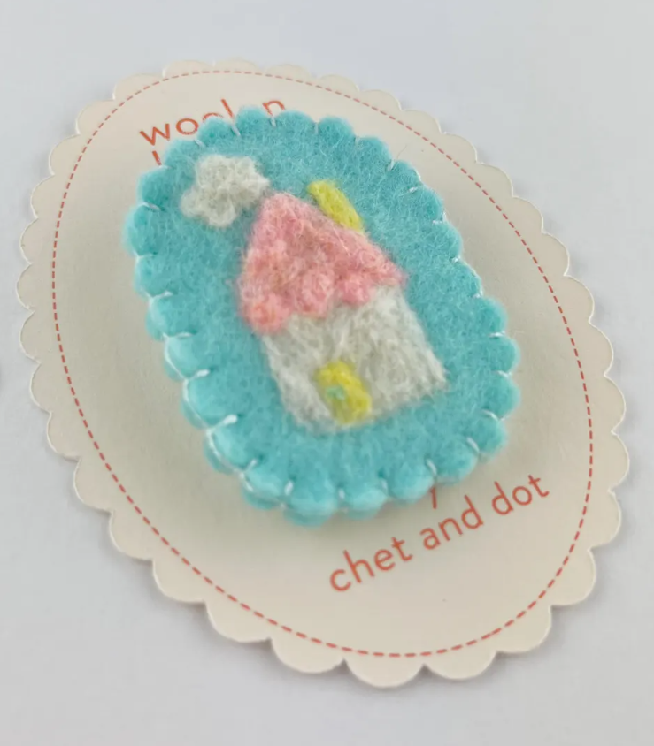 Cloud House Woolen Brooch