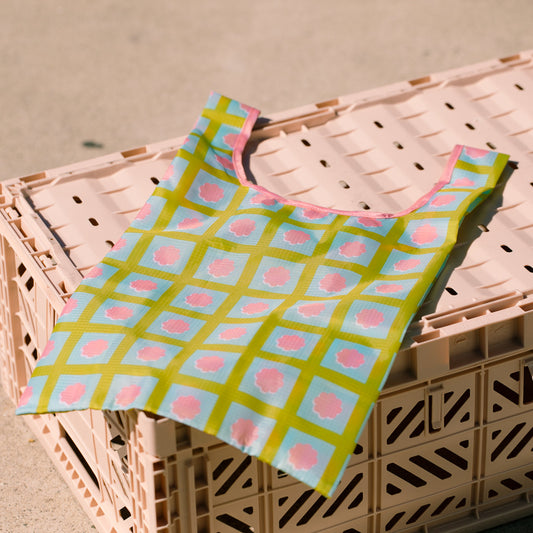 daisy grid tote bag